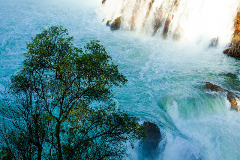 Paulo Afonso, comportas abertas, Chesf, Bahia, Vale do Sal, Hotel Belvedere, Hotel San Marino